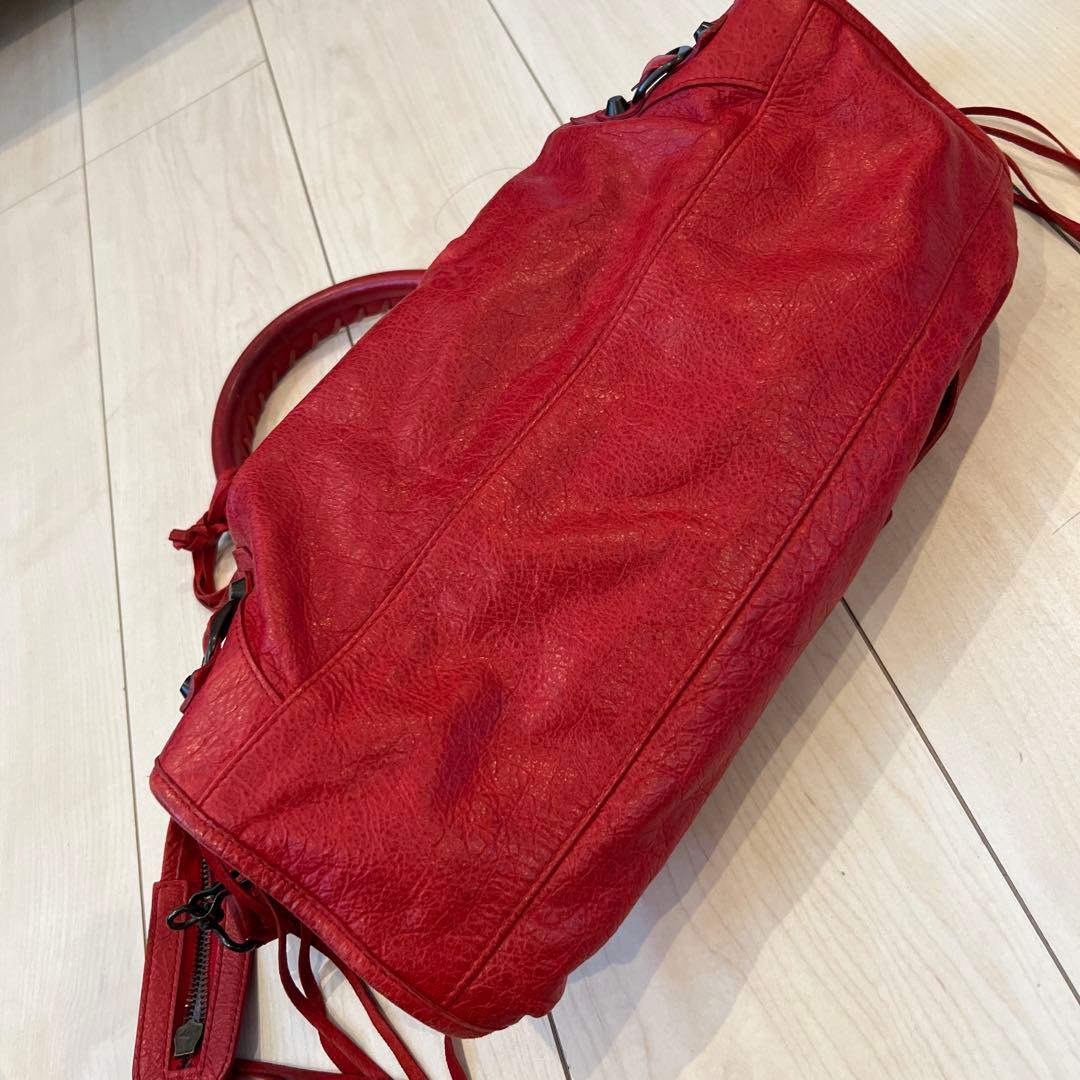 バレンシアガ　レザーショルダーバッグ レッド フリンジ付き