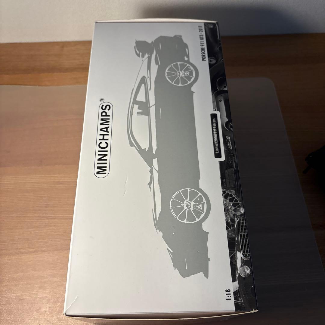 ミニチャンプス　ポルシェ911 991 GT3 1/18 ミニカー　グレー