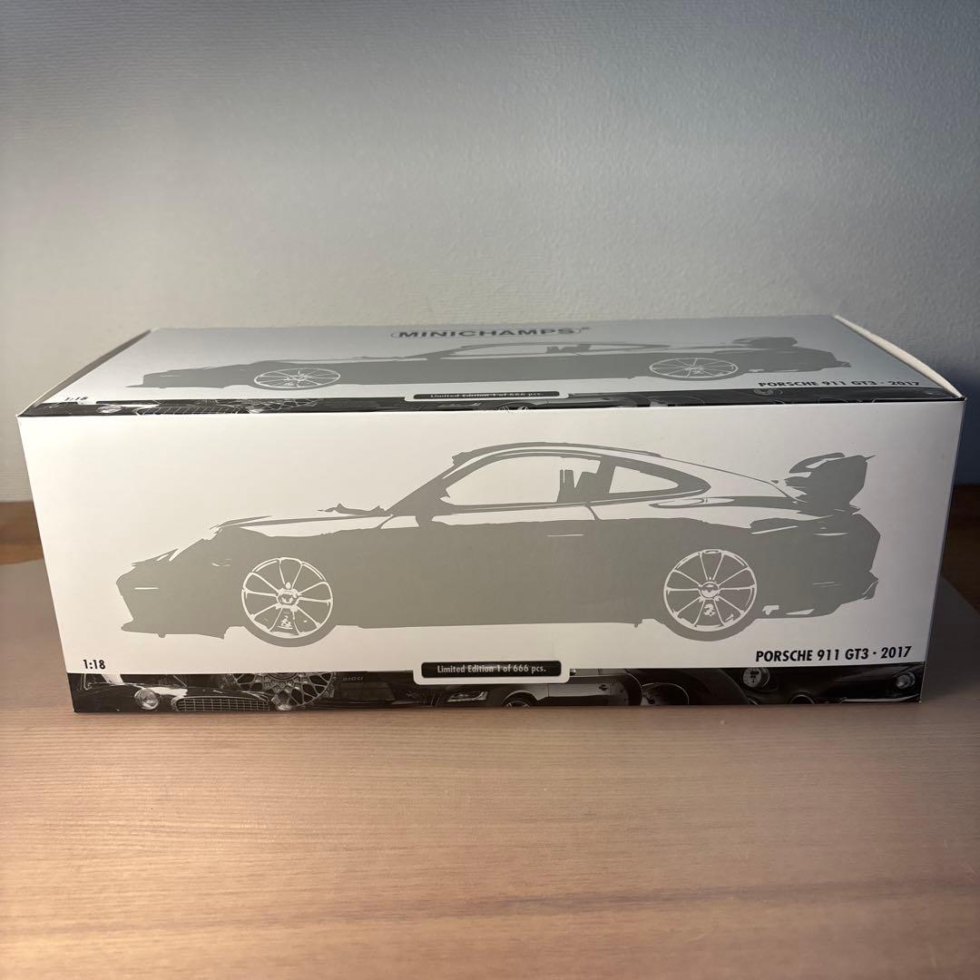 ミニチャンプス　ポルシェ911 991 GT3 1/18 ミニカー　グレー
