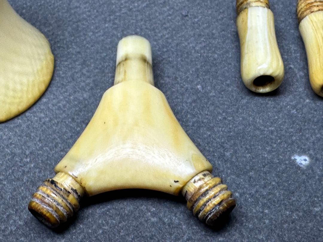 極上 戦前 聴診器 根付 天然素材 アンティーク 骨董 飾り物 細密細工 彫刻