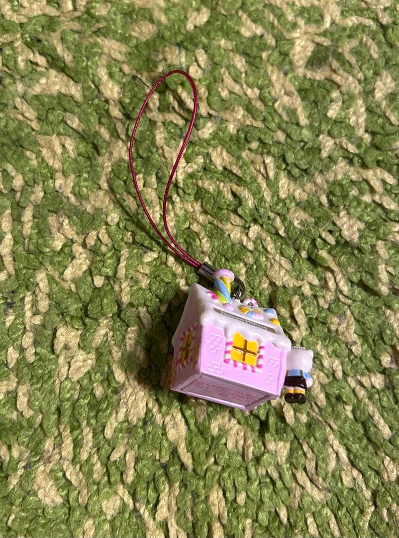 ハローキティ お菓子の家　ストラップ　 ダイワハウス