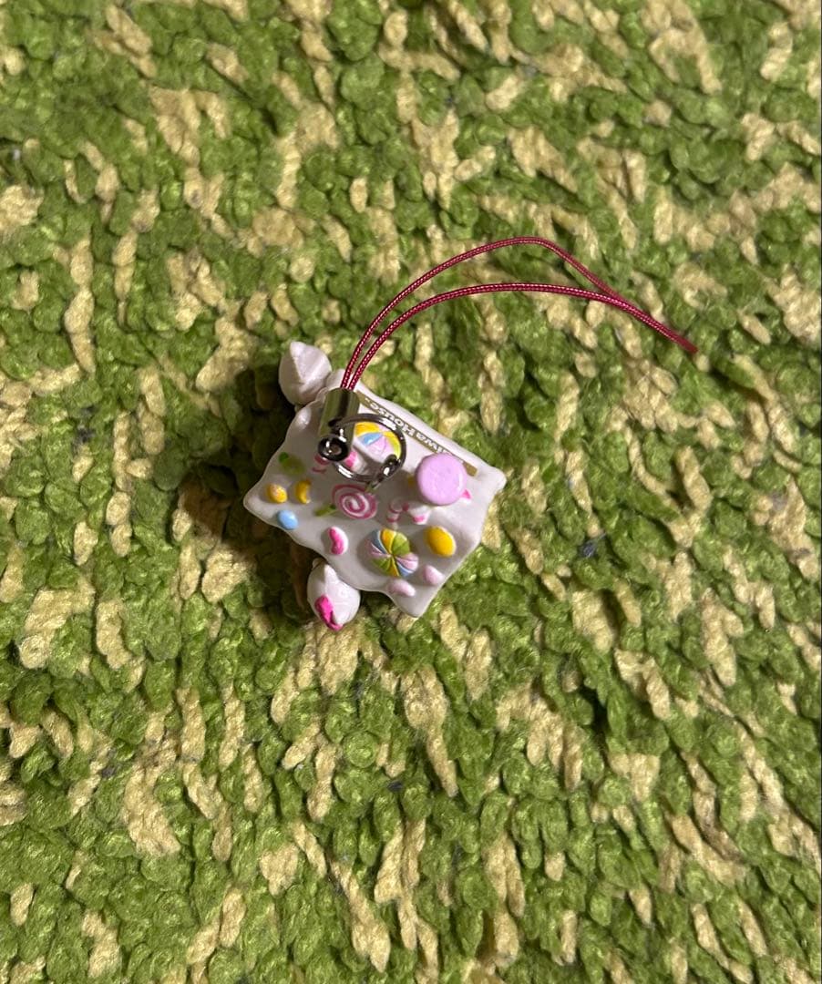 ハローキティ お菓子の家　ストラップ　 ダイワハウス