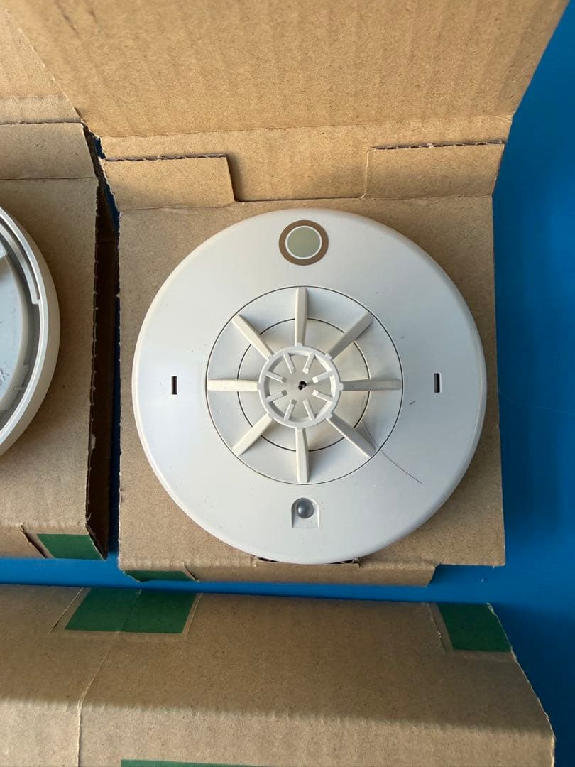 FDPJ210-D型　Rシリーズ用差動式熱感知器　2023年製　6個　ベース付 楽天市場】FDPJ206-R 能美防災 ( ノーミ )製 差動式 スポット型 感知器