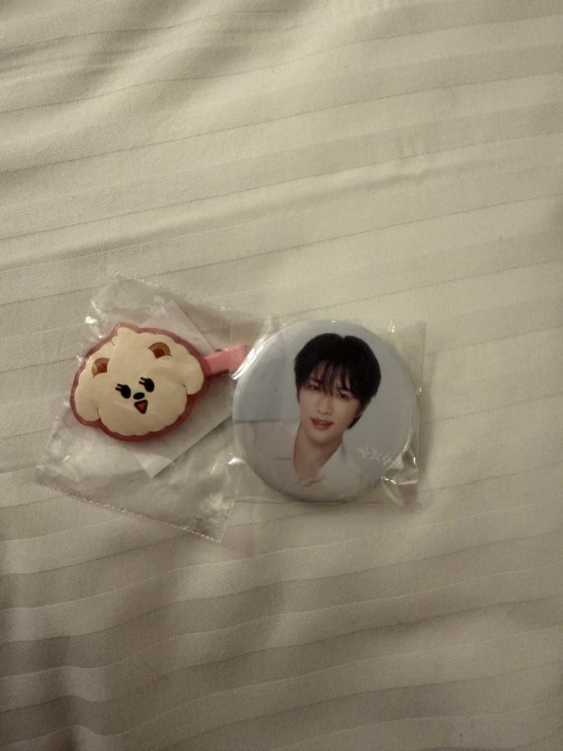 TXT カプセルトイ ボムギュ バムグッ ヘアクリップ 缶バッジ - メルカリ