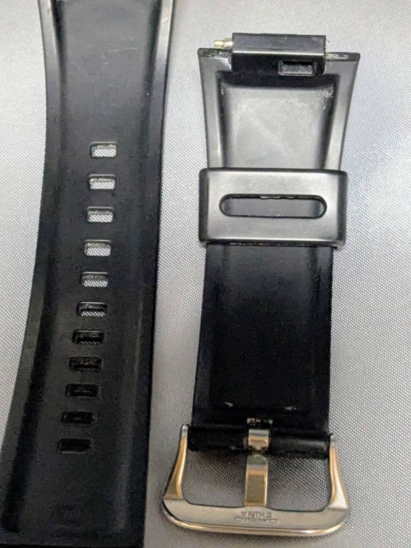 G-SHOCK GM-110 フルメタルカスタムシルバー/ブラック クロノグラフ