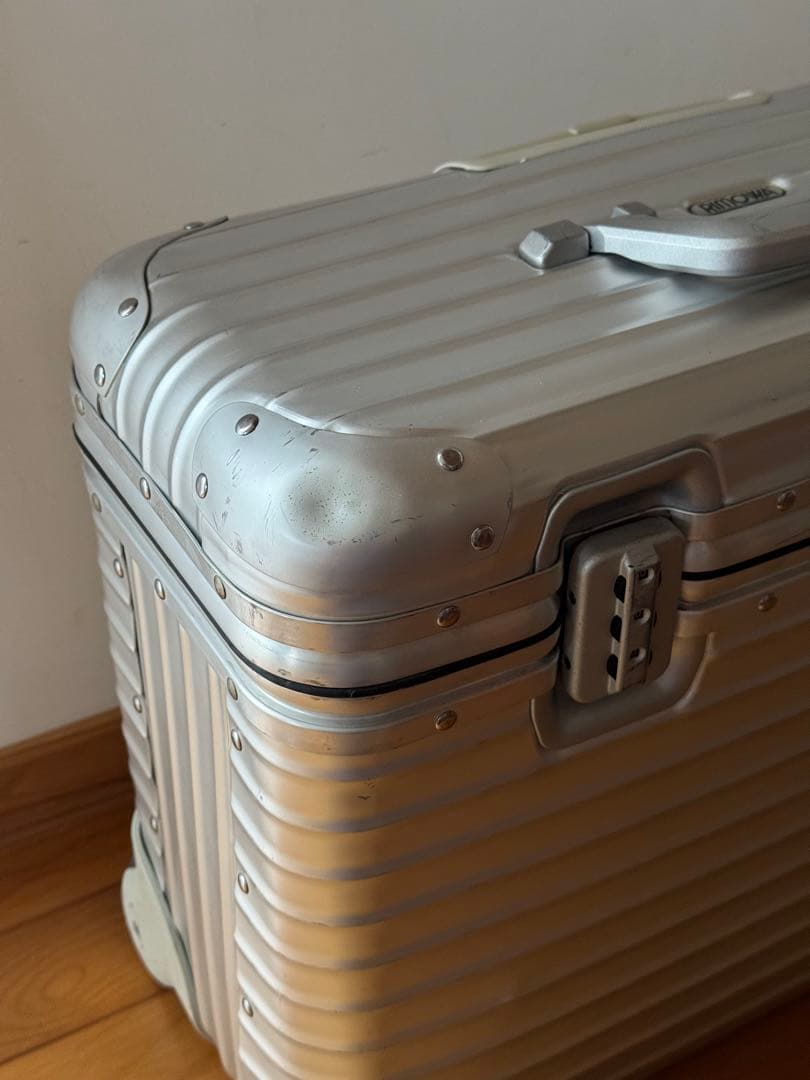 廃盤希少品】RIMOWA ルフトハンザ パイロット トロリー 2輪 29L - メルカリ