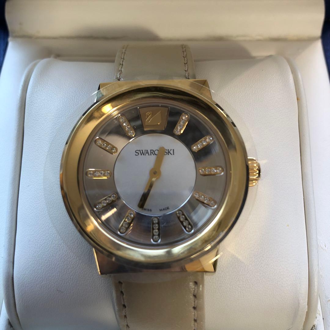 新品SWAROVSKIゴールドレザー腕時計PIAZZAスワロフスキークリスタル