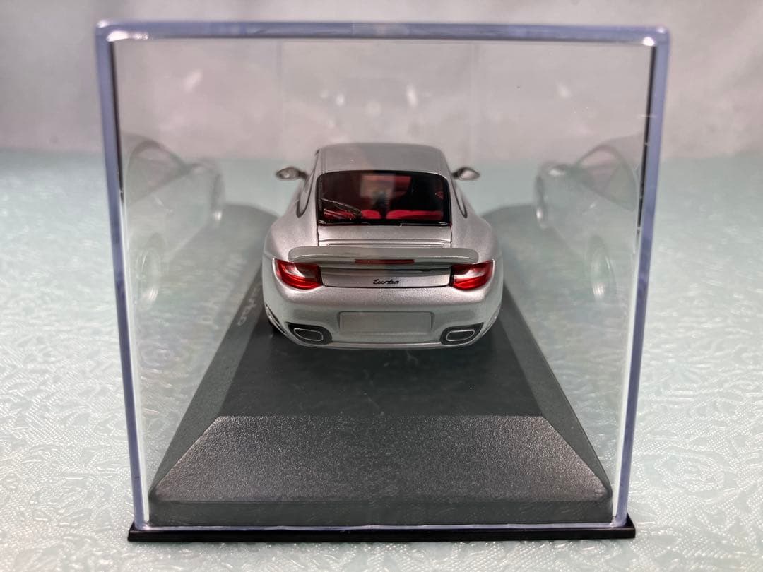 ディーラー特注ミニチャンプス　ポルシェ 911 turbo 991型2013年