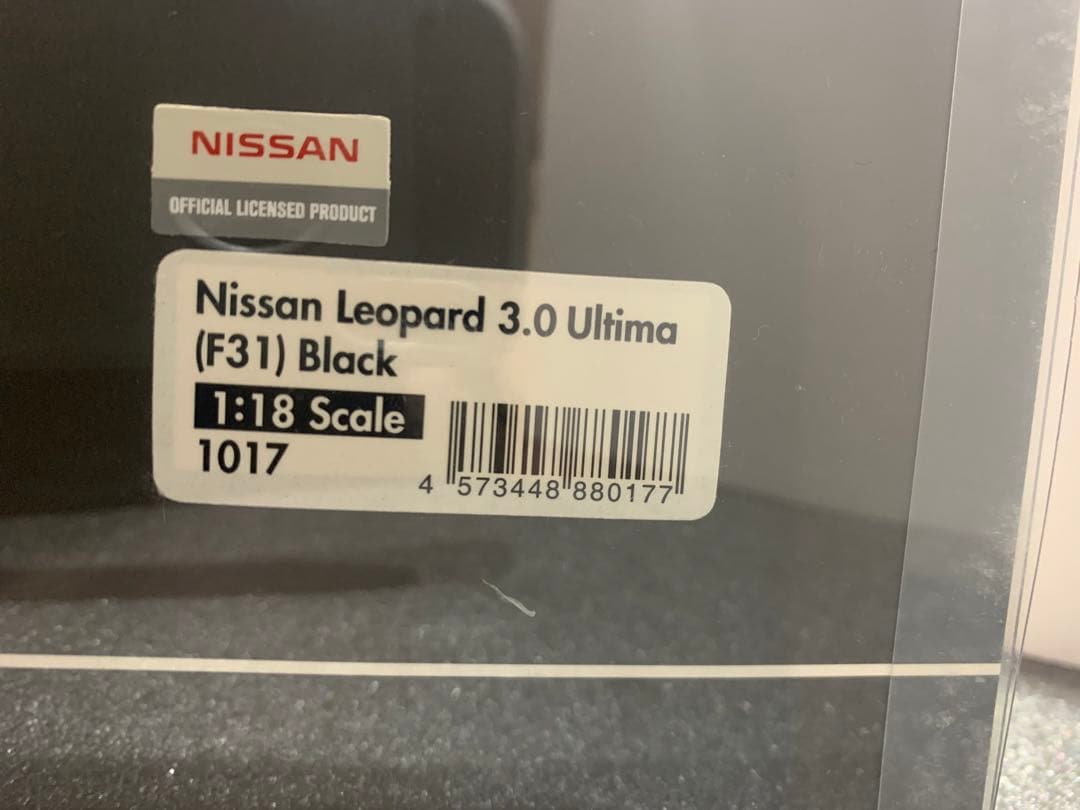 イグニッションモデル1/18 日産レパード前期3.0アルティマ(F31) 黒/銀