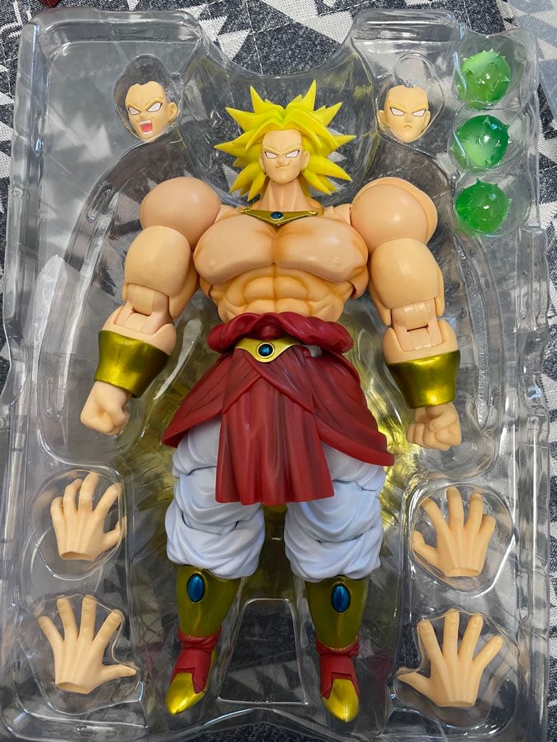 S.H figuartsブロリー 40周年記念版　フィギュアーツ