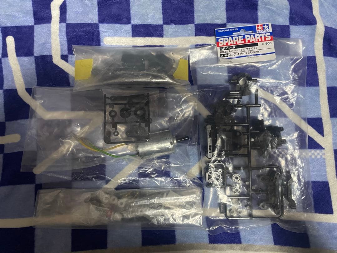 タミヤ MB-01シャーシ、 フィアットアバルト1000ボディ付き、サーボ