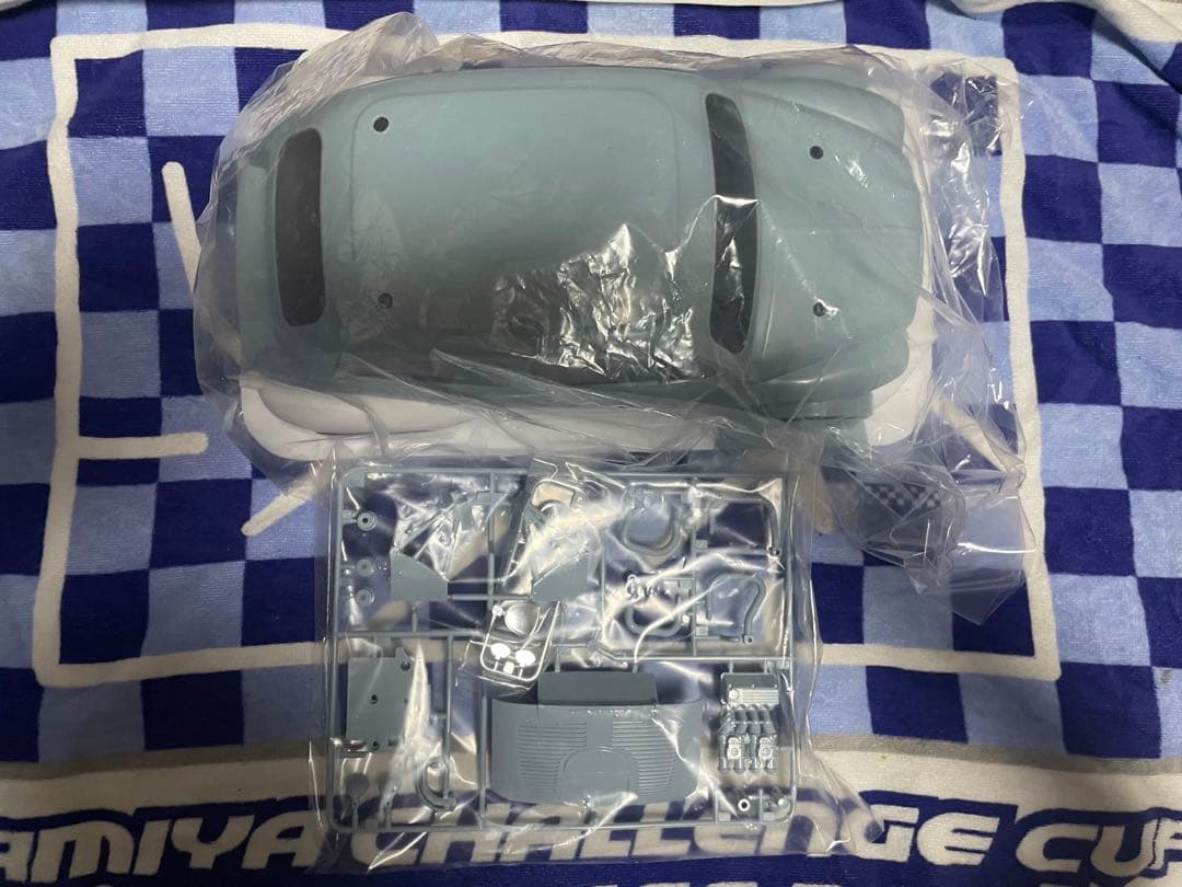 タミヤ MB-01シャーシ、 フィアットアバルト1000ボディ付き、サーボ