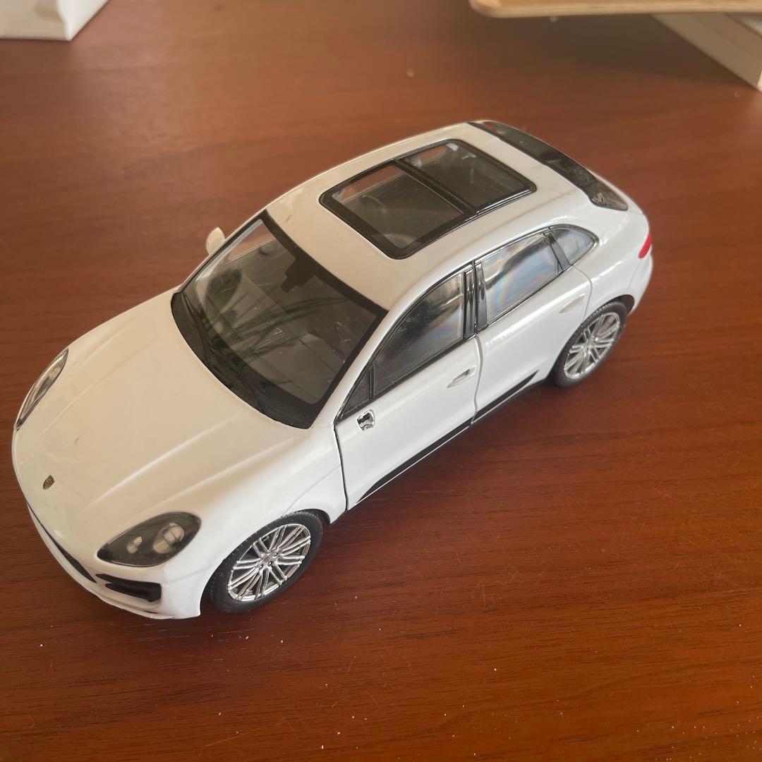 ポルシェマカンミニカーWELLY社 - メルカリ