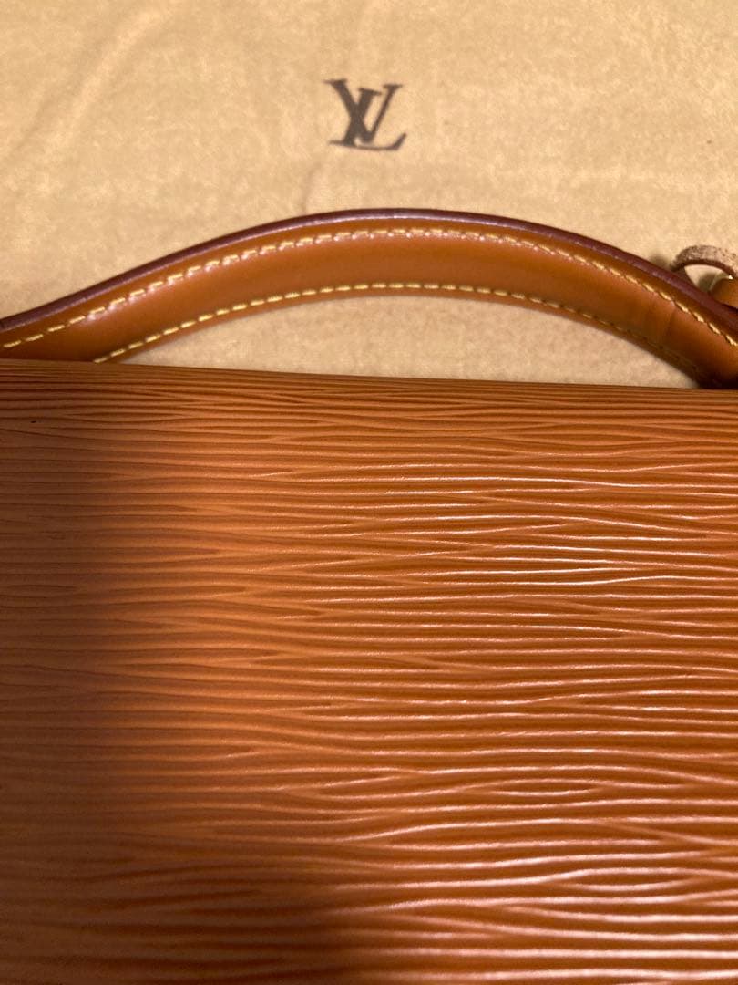 阿*鳥様 ルイヴィトン エピ ポルトドキュマン ビジネスバッグ ブリーフケース