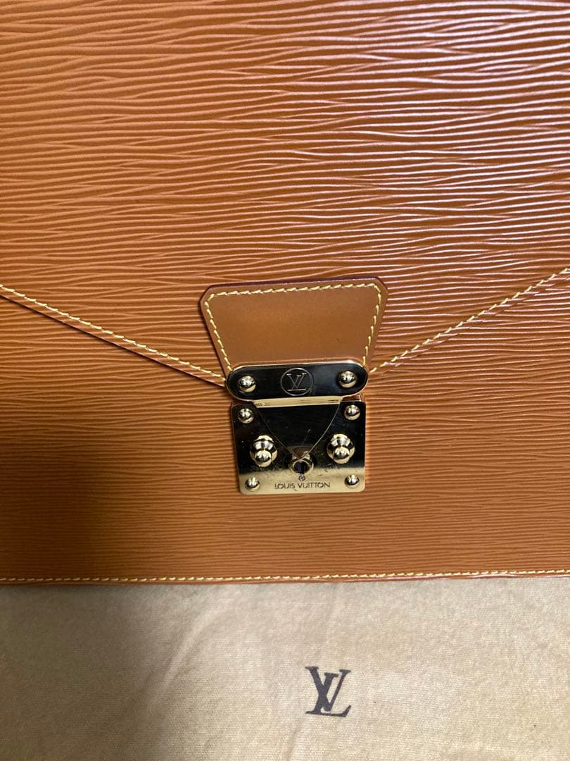 阿*鳥様 ルイヴィトン エピ ポルトドキュマン ビジネスバッグ ブリーフケース