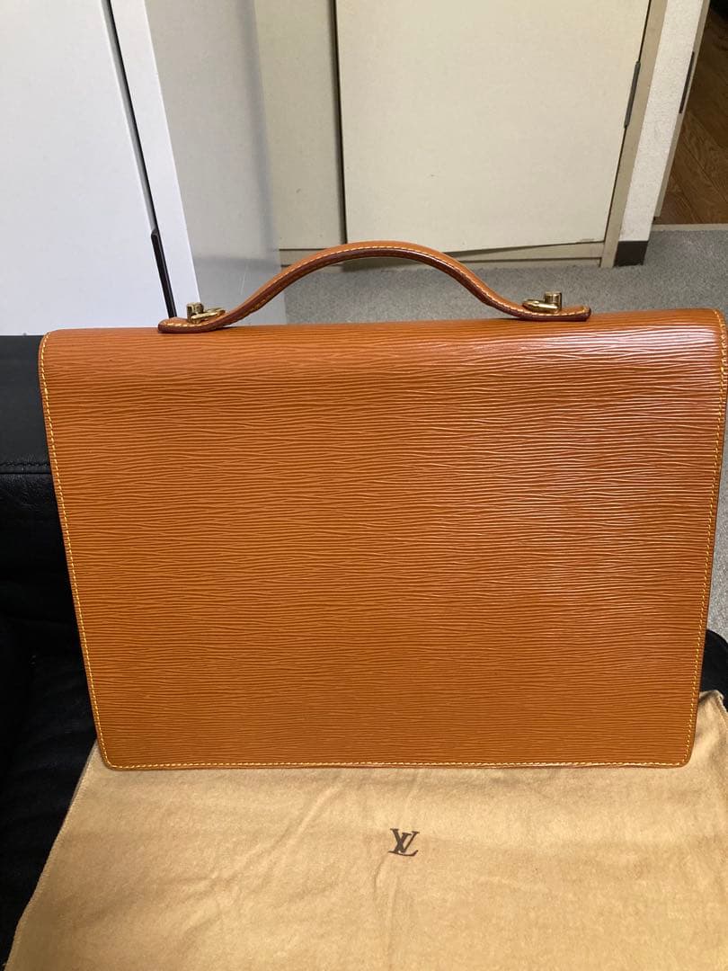 阿*鳥様 ルイヴィトン エピ ポルトドキュマン ビジネスバッグ ブリーフケース