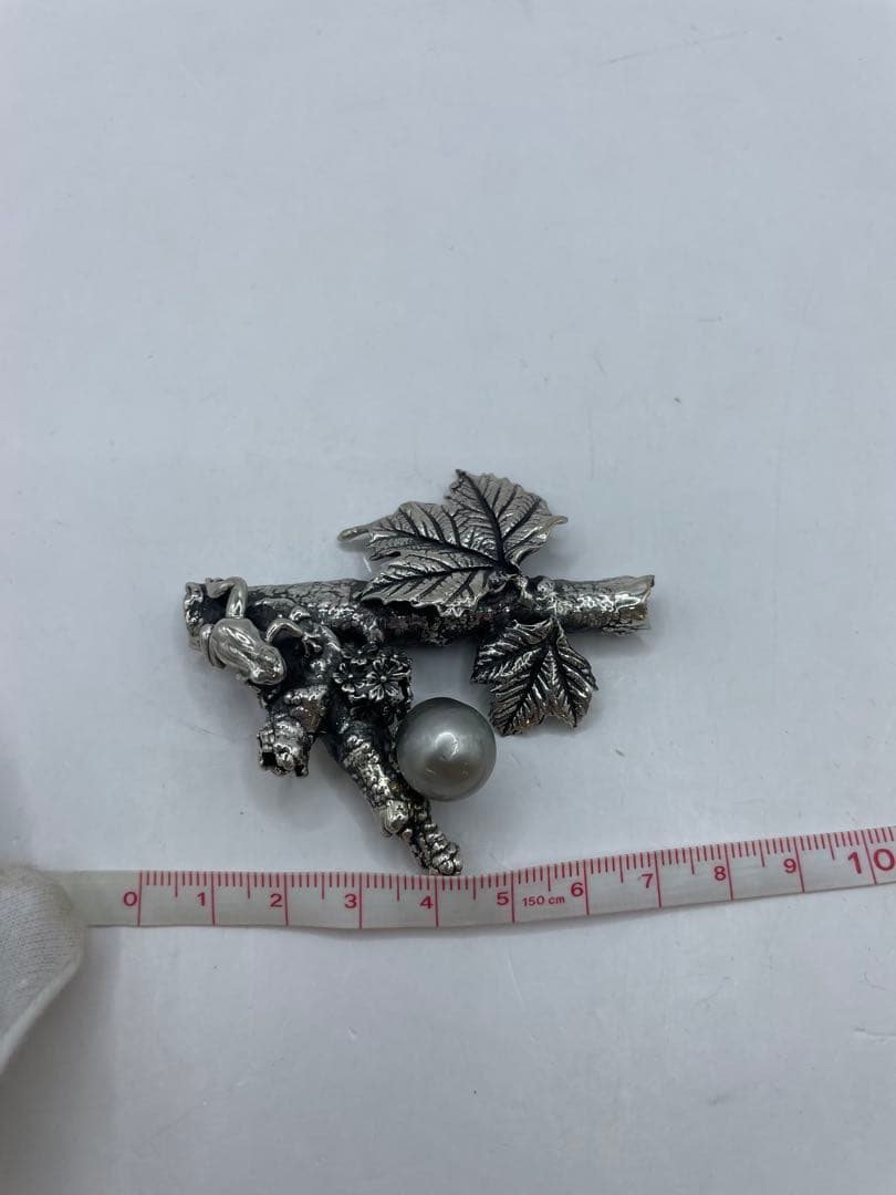 創作工房 KENZO silver 黒真珠ブローチ カエル 花モチーフ13mm