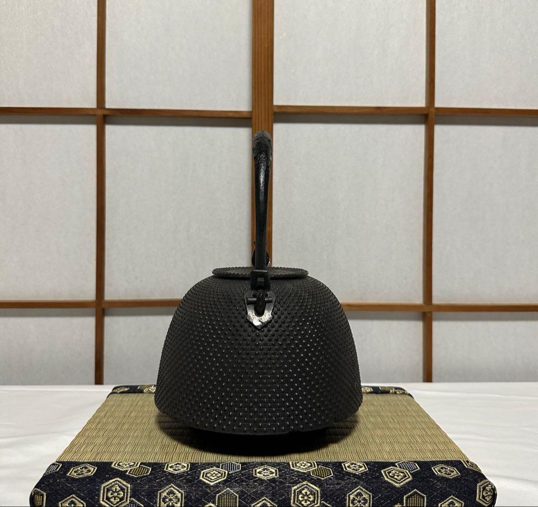 本番盛岡 薫山 南部鉄器 鉄瓶 南部型 霰 あられ 2リットル 新品未使用