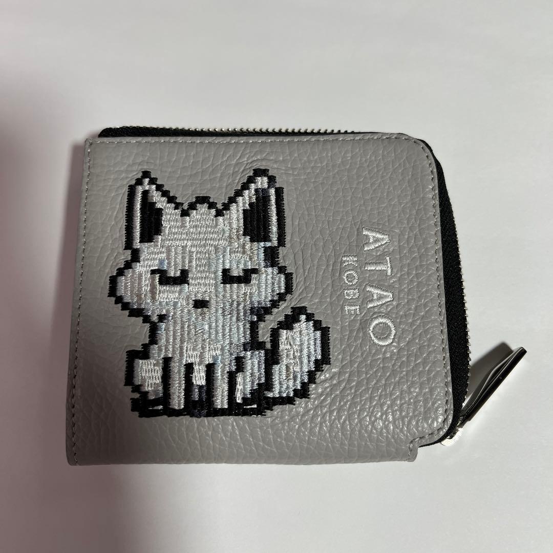 ATAO 白狐 刺繍 グレー 折り財布 ZOO - メルカリ