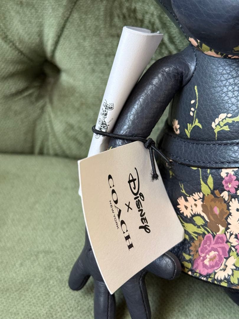 コーチ＆ディズニーコラボ　革製ミニーぬいぐるみ