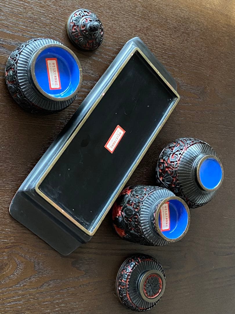 未使用　中国古玩　中国工芸美術品茶器茶道具　堆黒彫漆セット トレー付き