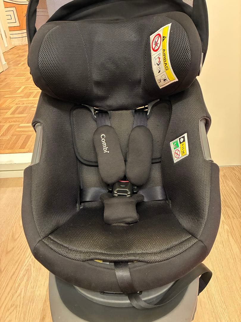 名古屋市直接受渡し限定・コンビTHE S plus ISOFIXチャイルドシート