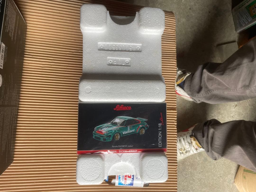自動車 Schuco 1/18 Porsche 934 RSR #9 Vaillant