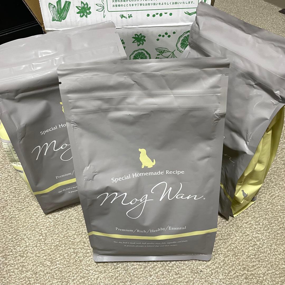 新品未開封　モグワン　ドッグフード　３袋 MogWan Mog Wan ドライフード プレミアム モグワンMog Wan ⭐︎3袋セット⭐︎