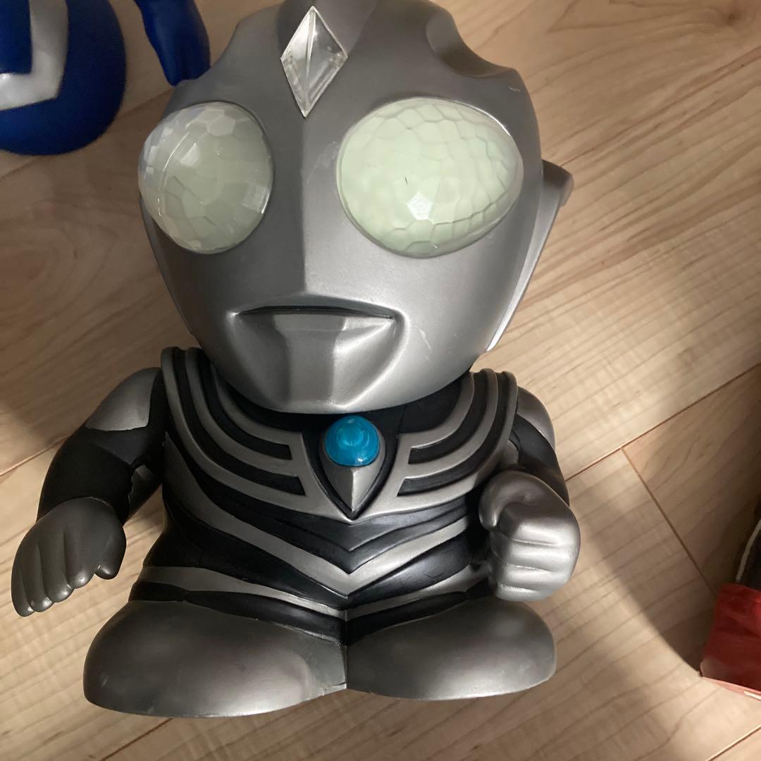 ウルトラマン フィギュア 貯金箱２体