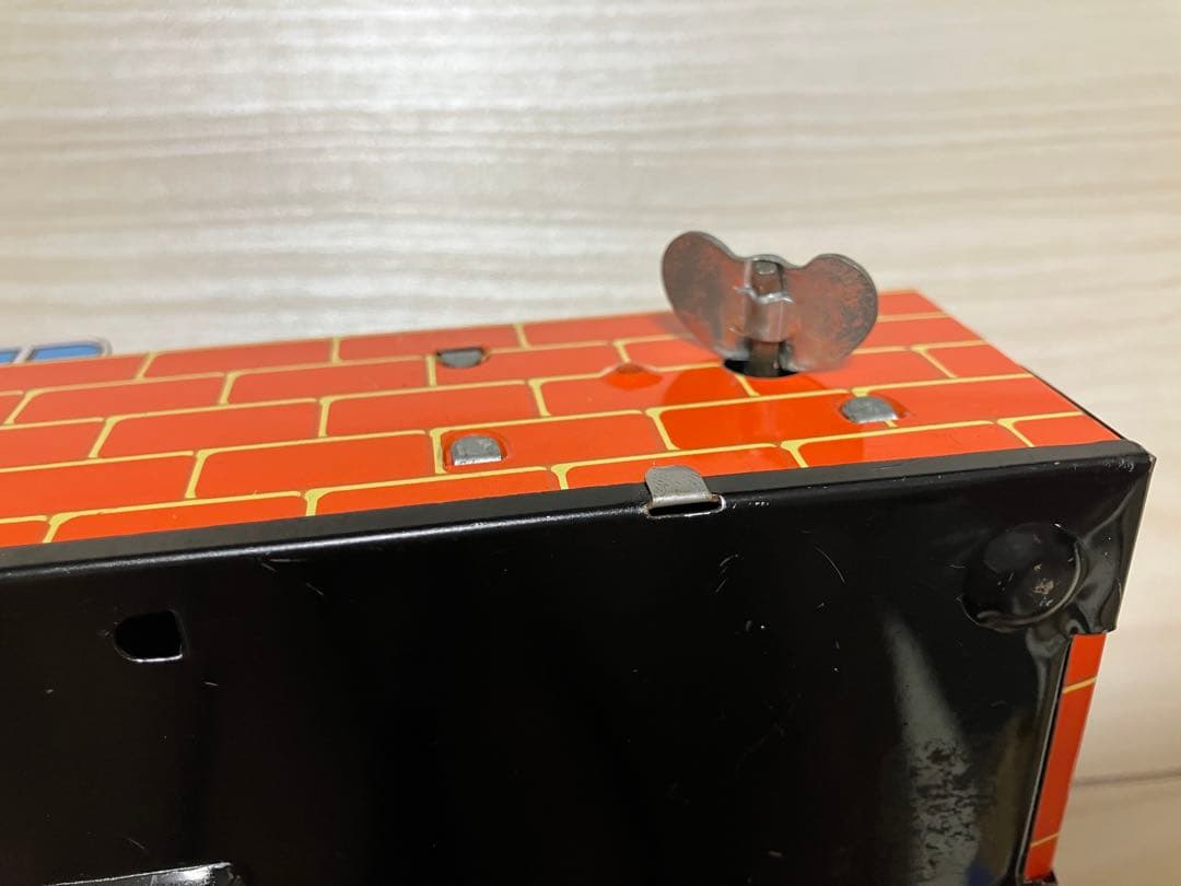 昭和レトロ　ゼンマイ式貯金箱　ブリキ製「HAPPY HIPPO BANK」カバ