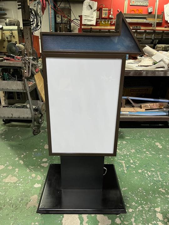 中古品飲食店用電飾スタンド看板 キャスター付き 電飾看板立て看板