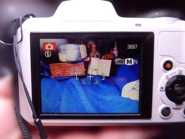 美品完動品。フジ FinePix S8650 ホワイト 単三電池使用 - メルカリ