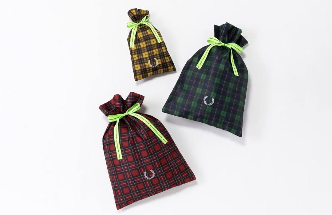 【定価15400円】【即購入可能】Fred Perry ショルダーバック