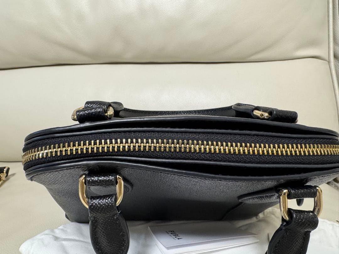 フルラFURLAヴィットリアドームS黒ブラック2wayハンド斜めがけ