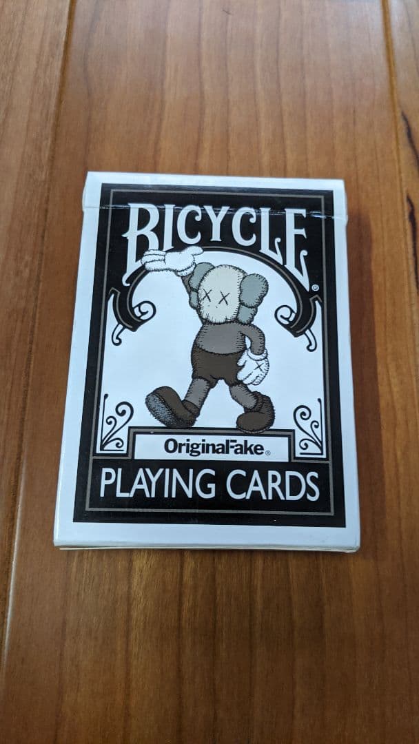 非売品】Original Fake 注文 トランプ カウズ KAWS バイスクル KAWS