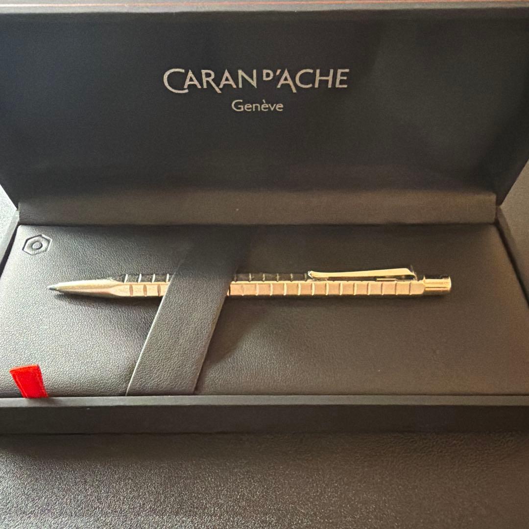 CARAN D'ACHE エクリドールアベニュー