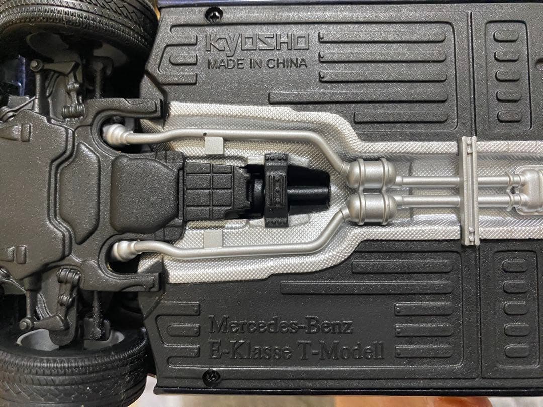 京商 Mercedes-Benz E-Klasse T-Modell 1/18