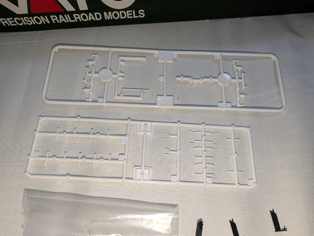 KATO　DE10　HO　【1-703】　パーツ、インレタ取付済み残りあり　②