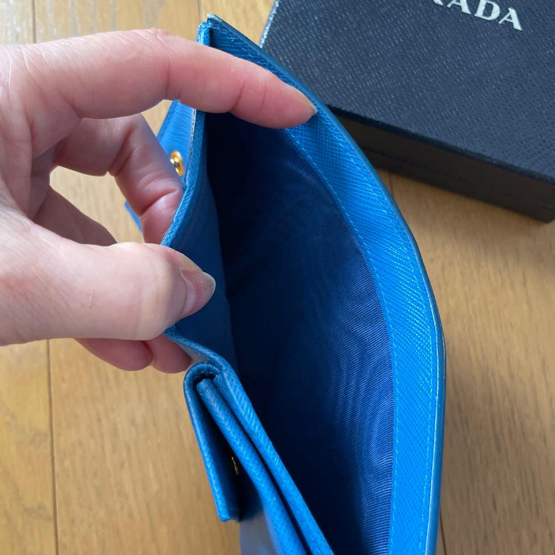 PRADA 二つ折り財布 青