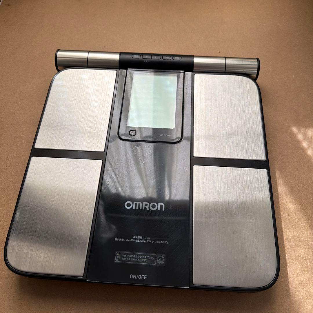 オムロン 体重 体組成計 カラダスキャン ブラック KRD-703T - メルカリ