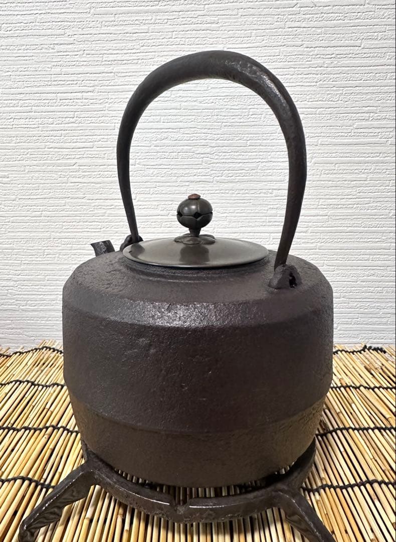 未使用、山形水沢 伝統工芸士 菊池 政光作 飾銅蓋 南部鉄瓶　南部鉄器　鉄瓶