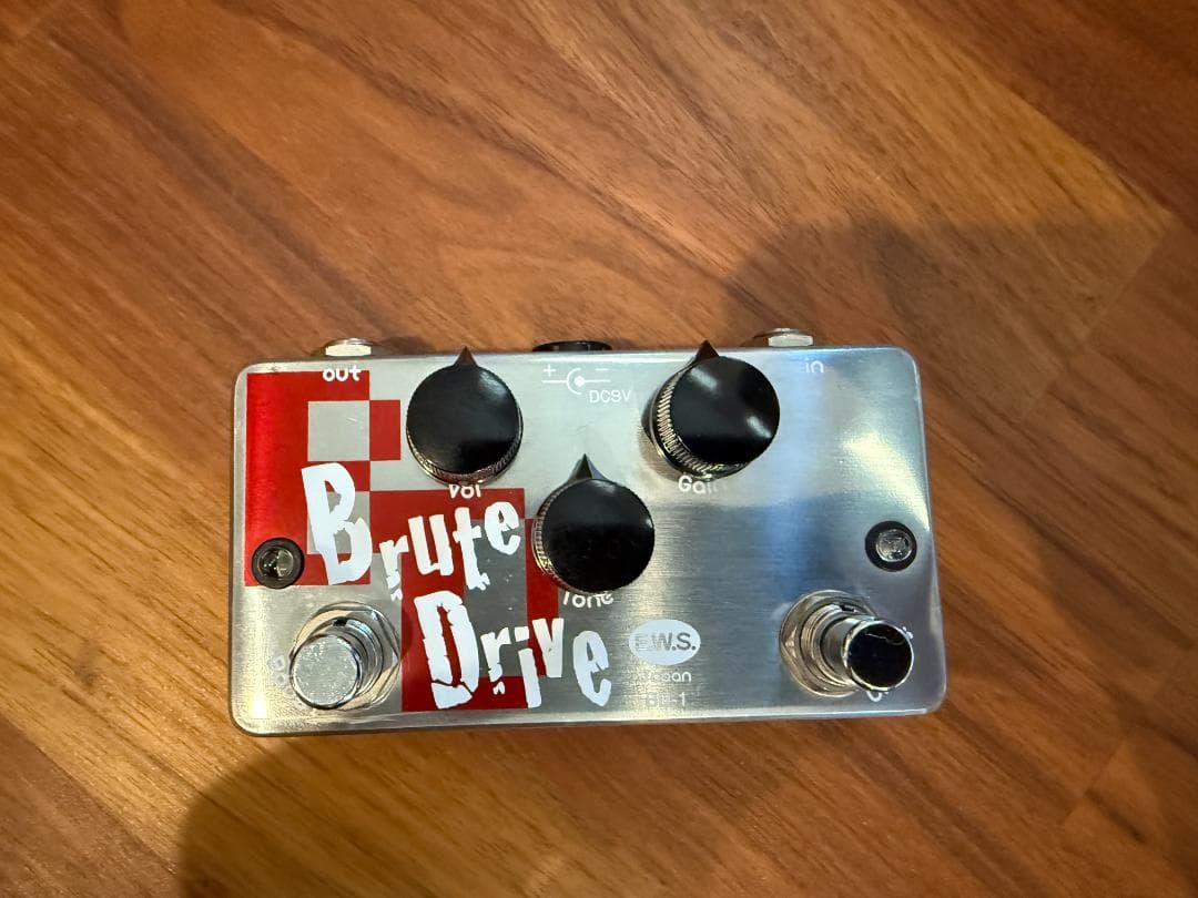 ギター E.W.S. Brute Drive E.W.S. BD-1 Brute Drive Distortion Pedal Review - Premier Guitar
