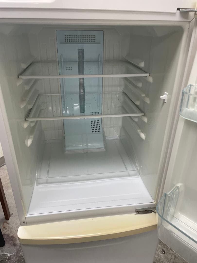 ✨東京・神奈川送料無料✨Panasonic冷蔵庫 NR-B142W-W