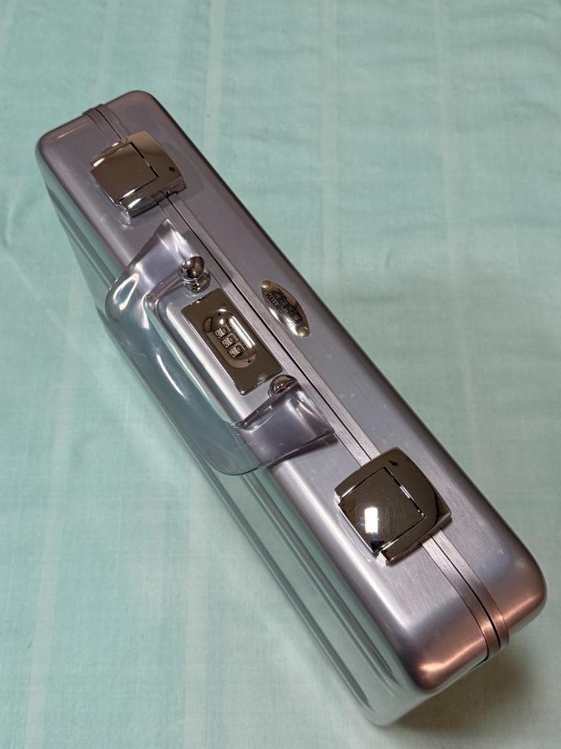 エリートシリーズ CEM ゼロハリバートン ポリッシュブルー 美品です