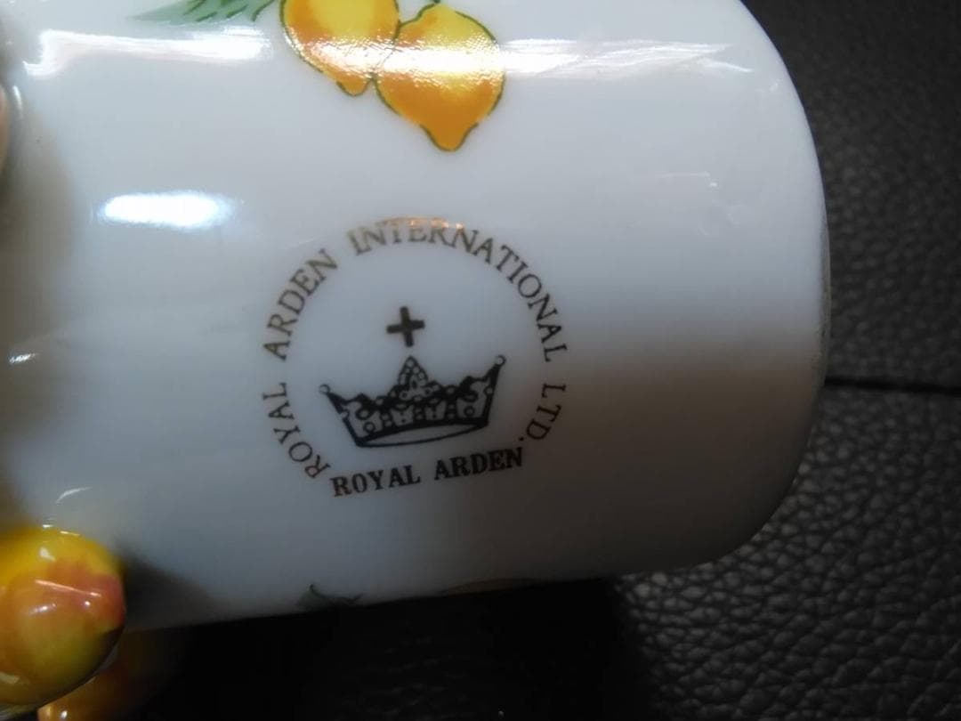 ROYAL ARDEN 手書き植物文様 植物蕾彫刻 取っ手付の品 印