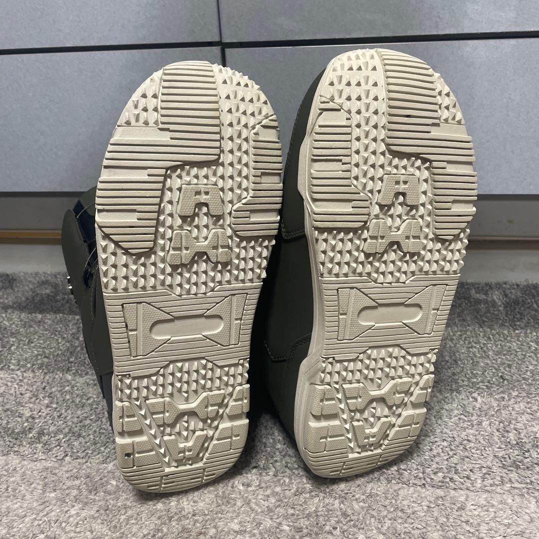 スノボードブーツ（ダイヤル式）