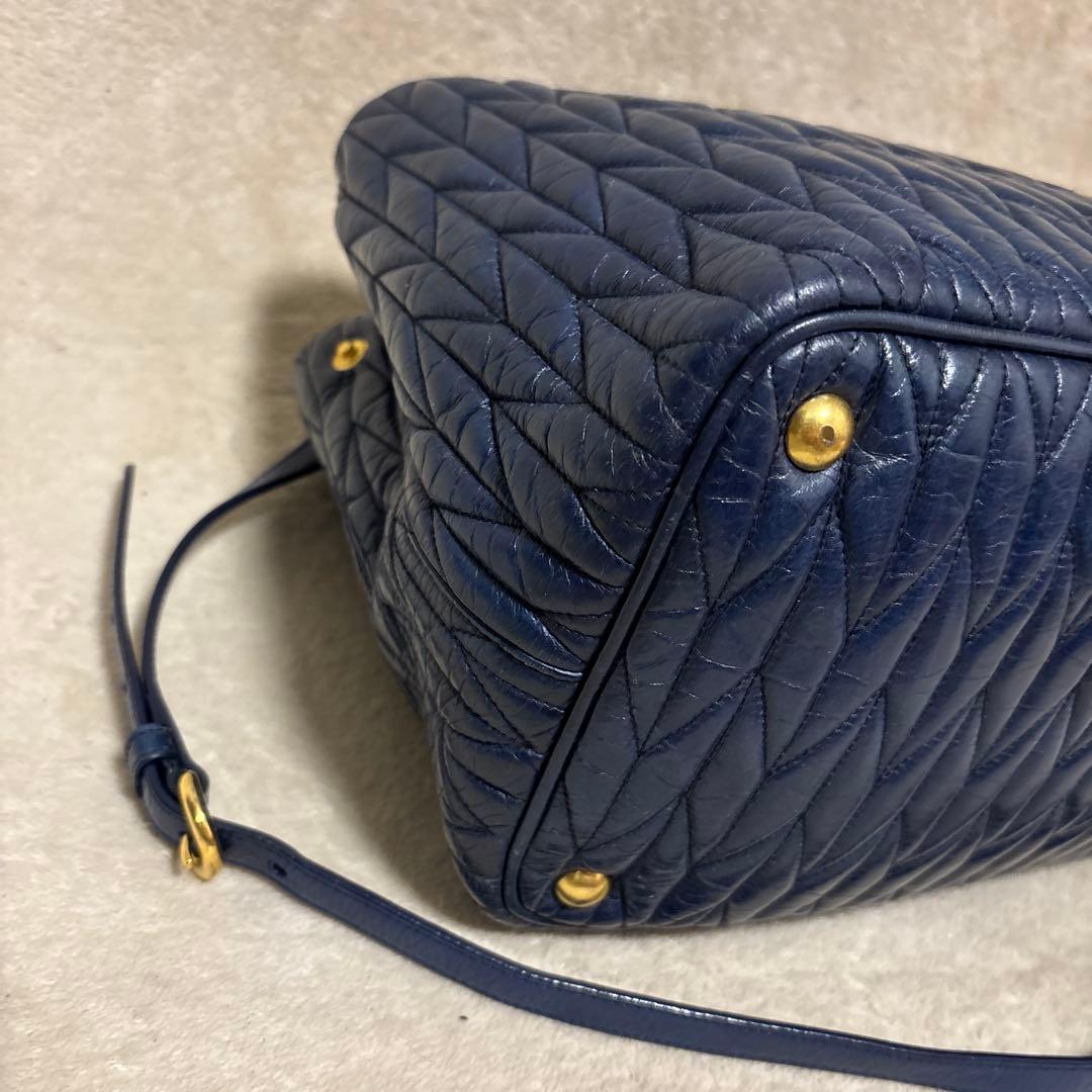 MIU MIU マトラッセ　2way ショルダーバック　レザー　ゴールド金具