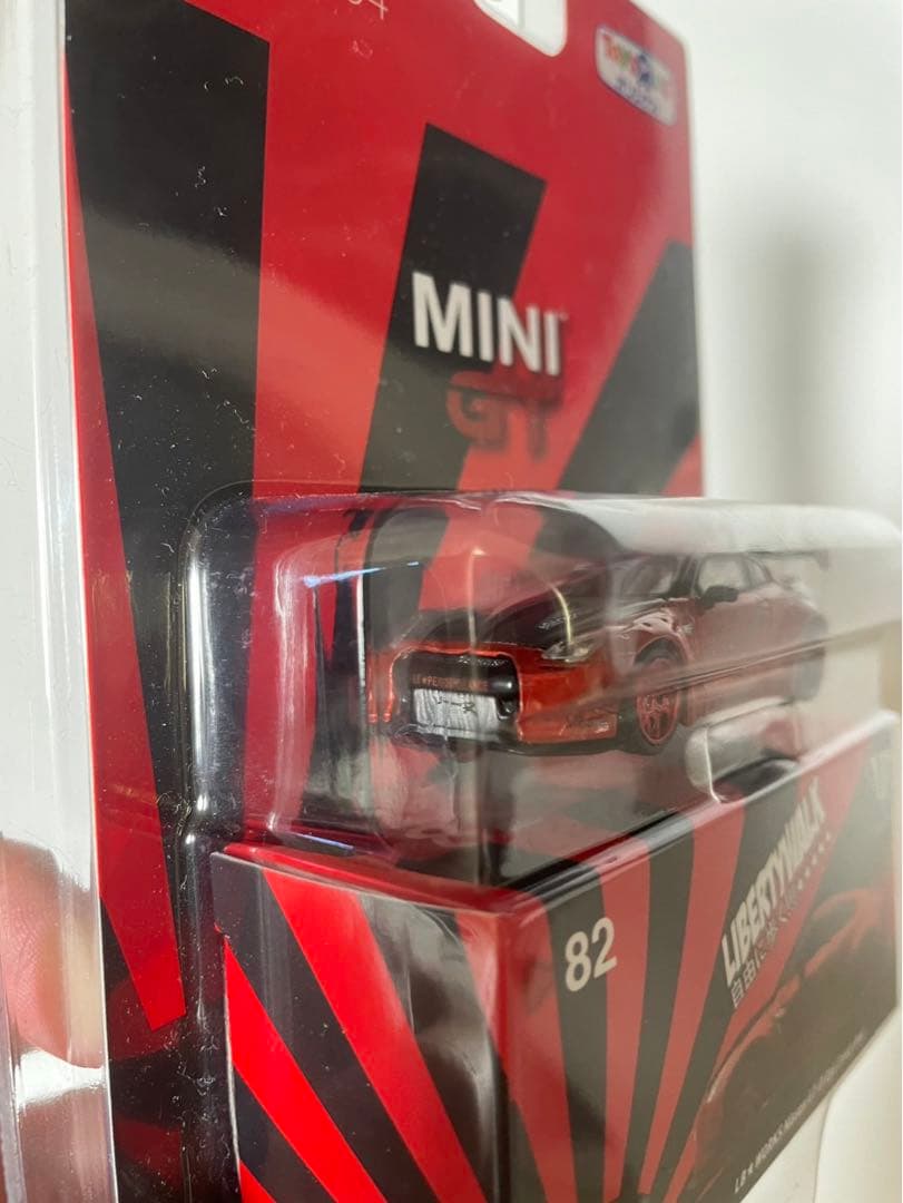 MINIGT ミニGT　トイザらス限定　LBWK　日産GT-R　キャンディレッド
