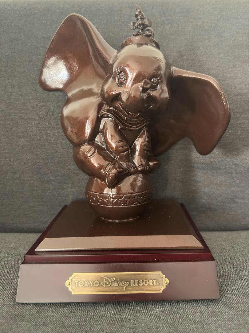 新品未使用レア 東京ディズニーリゾートダンボのブロンズ像 金属製