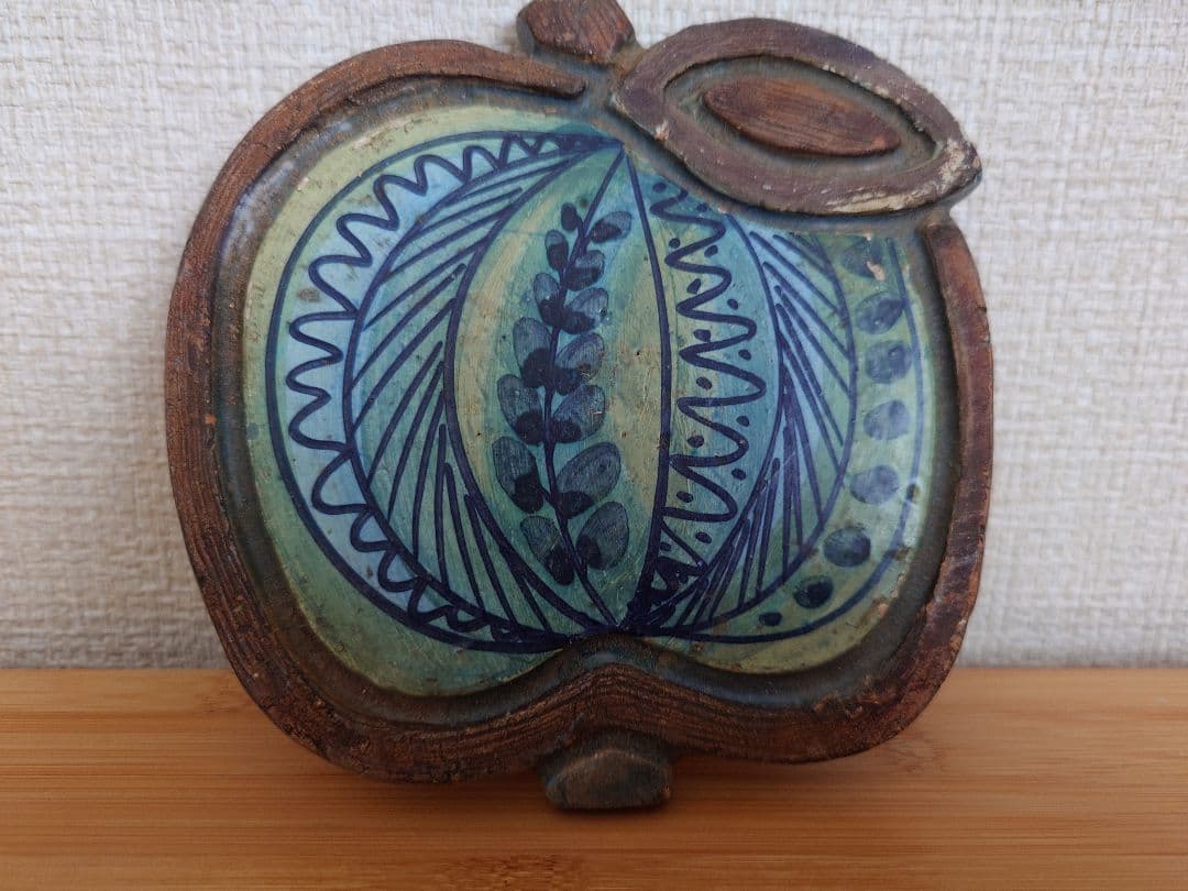 リンゴ形状の陶器オブジェ 白釉りんご / 中 | 法勝寺焼 松花窯